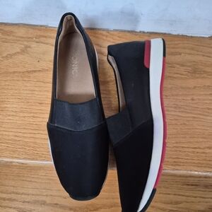 Vionic Black and Red Women's CAMEO Sneakers ARCH SUPPORT